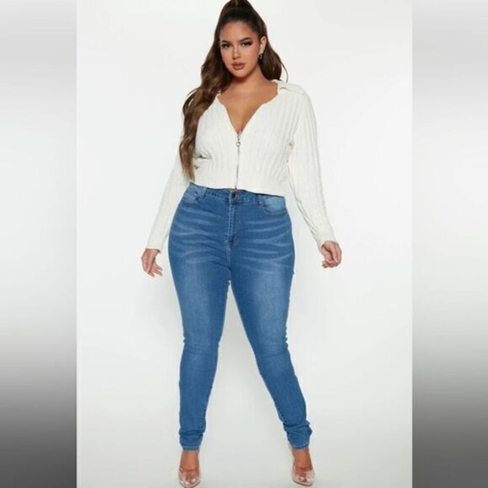 Tall I Just Might Booty Shaping Jeans Medium Wash Size 1X‎ REFFNB